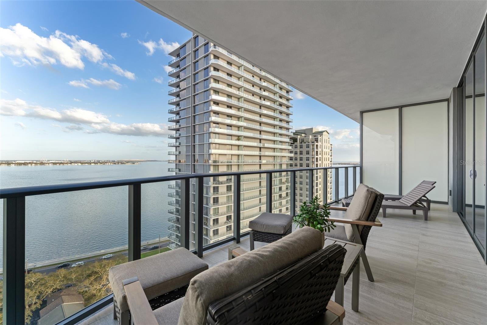 RITZ CARLTON RESIDENCES - Residential