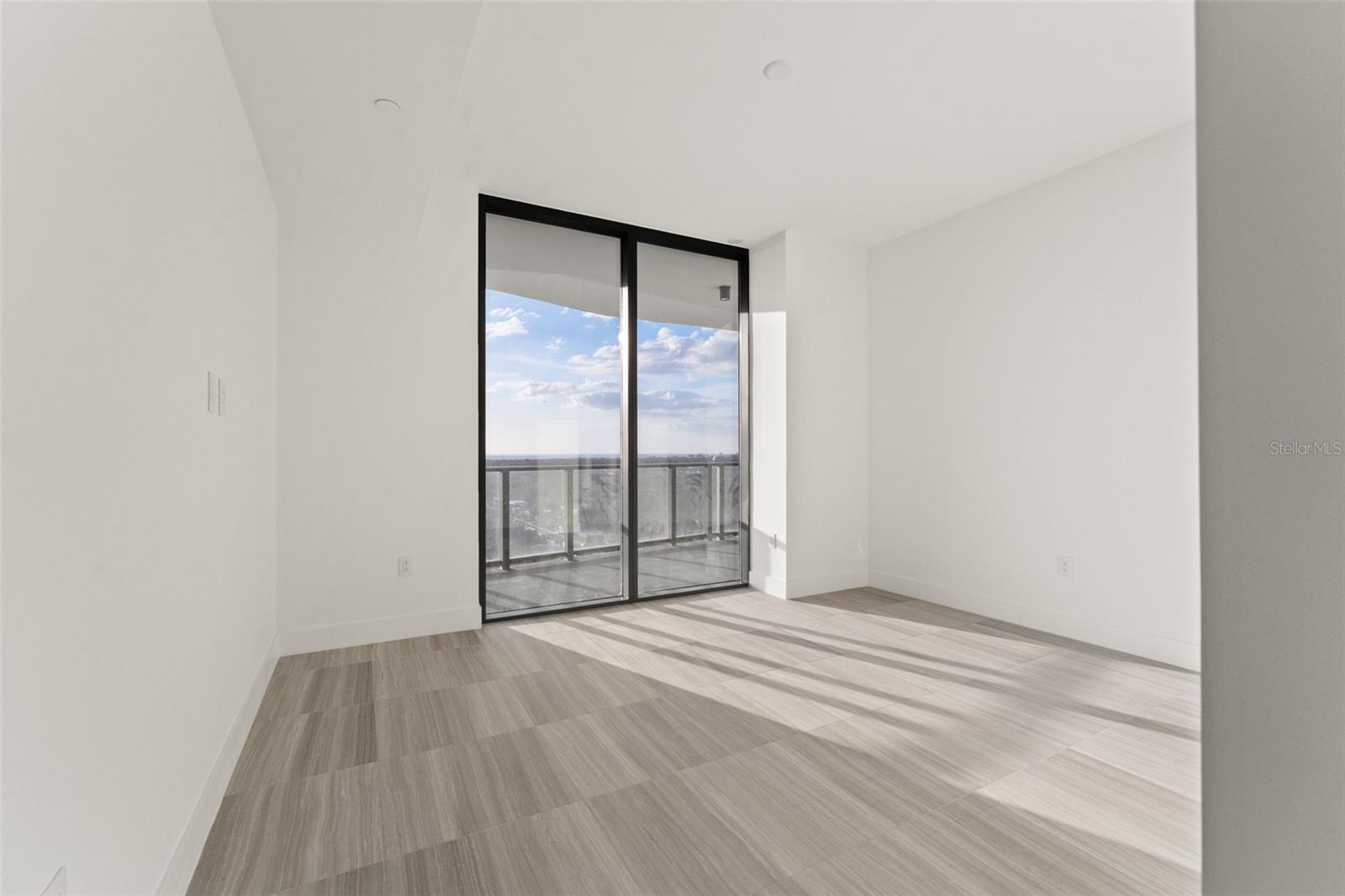 RITZ CARLTON RESIDENCES - Residential