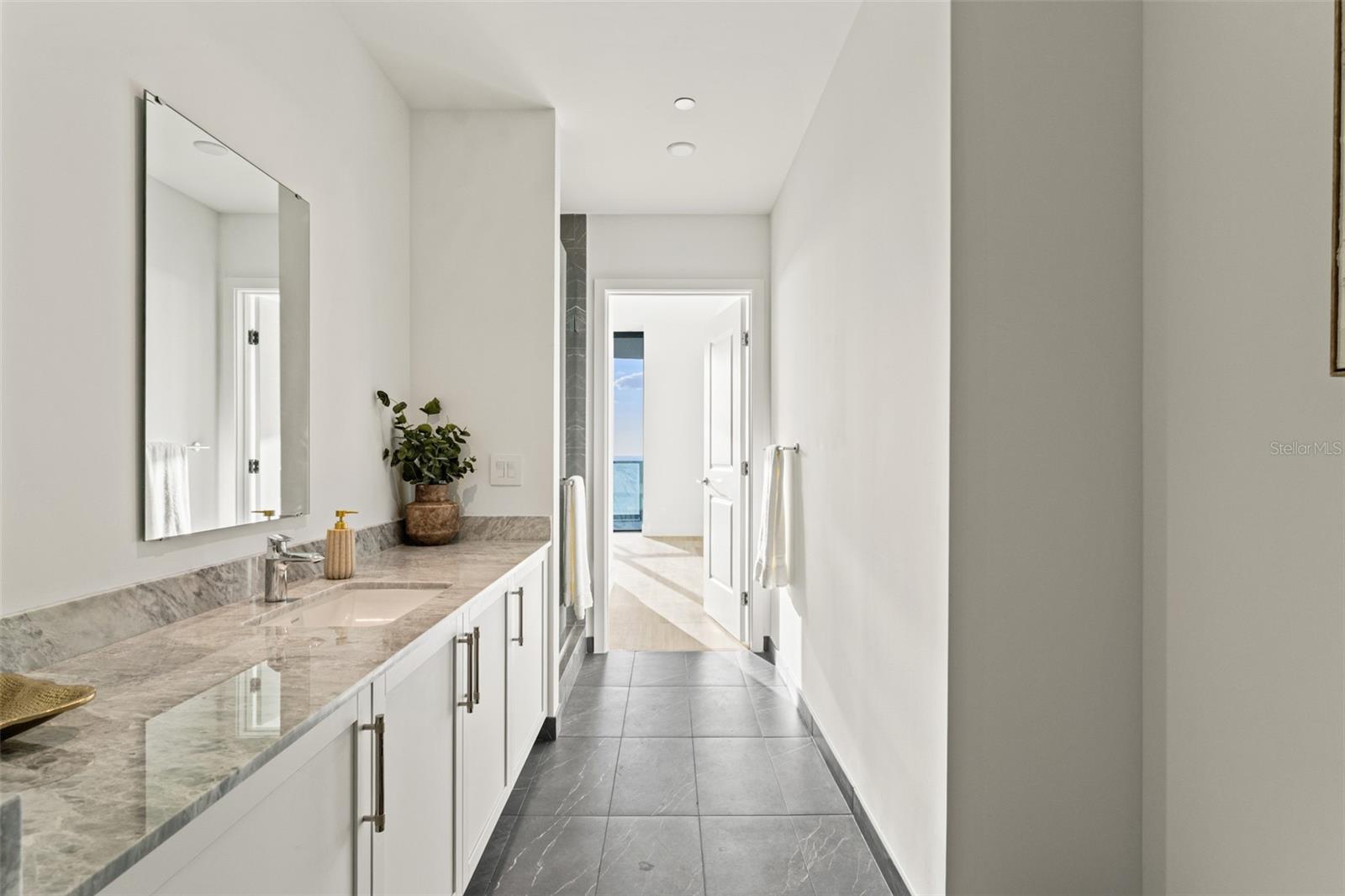 RITZ CARLTON RESIDENCES - Residential