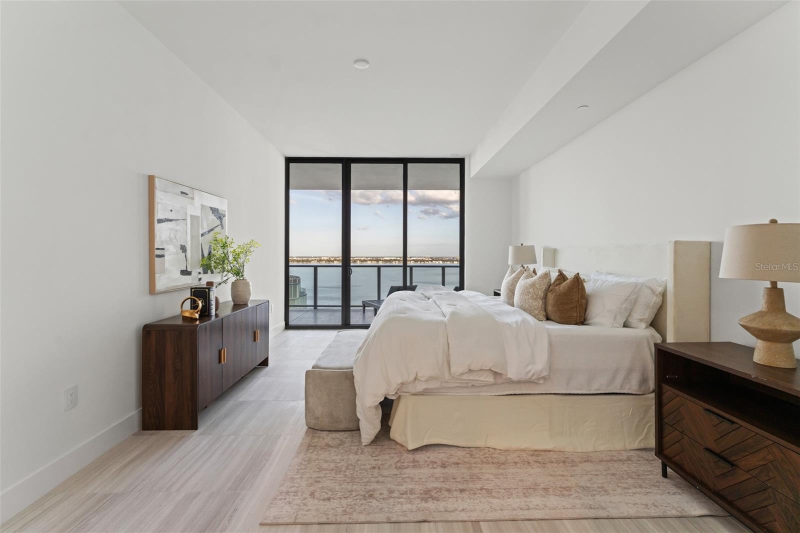 RITZ CARLTON RESIDENCES - Residential