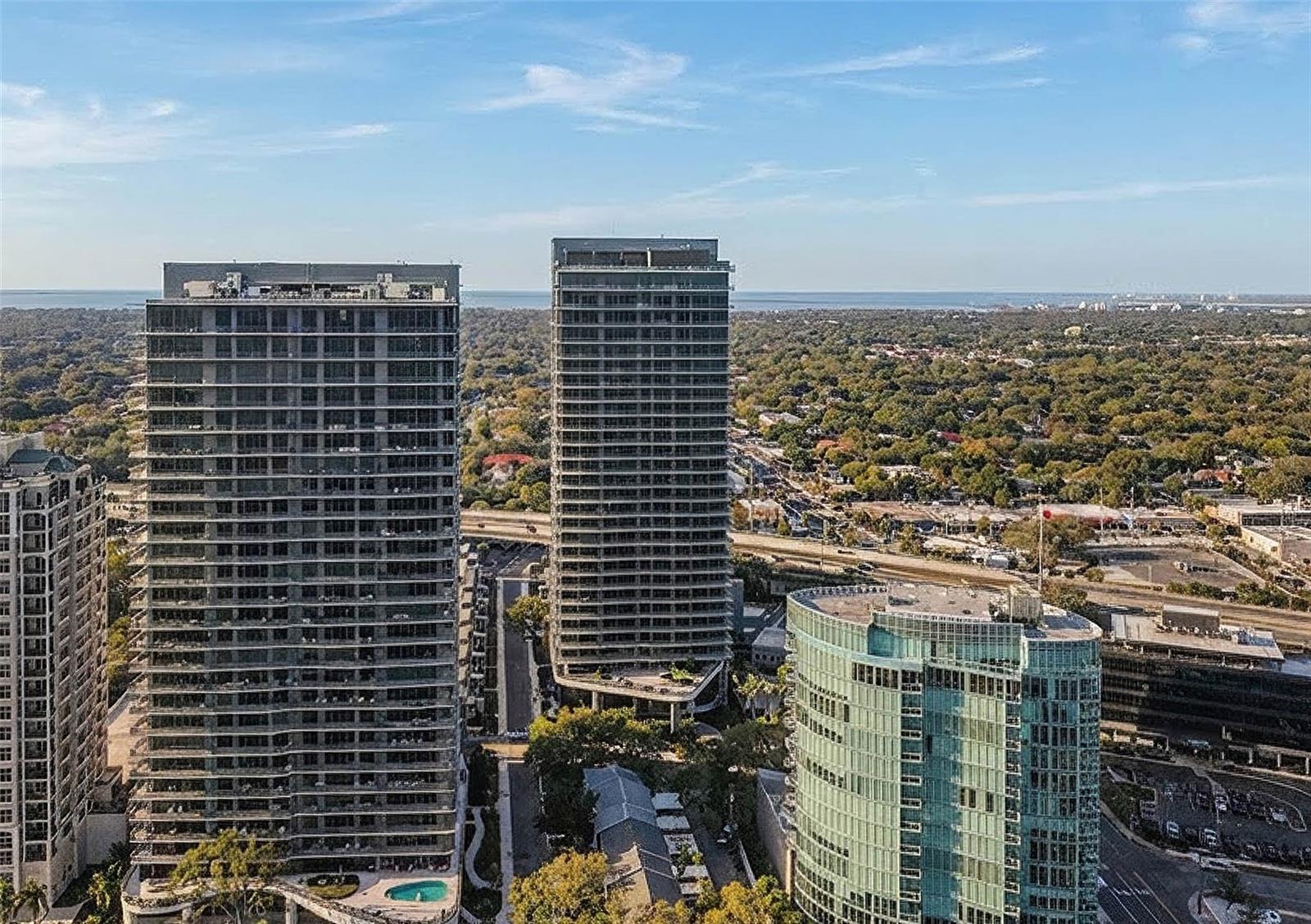 RITZ CARLTON RESIDENCES - Residential