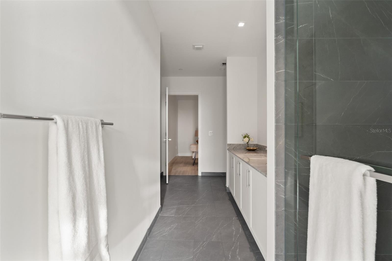 RITZ CARLTON RESIDENCES - Residential