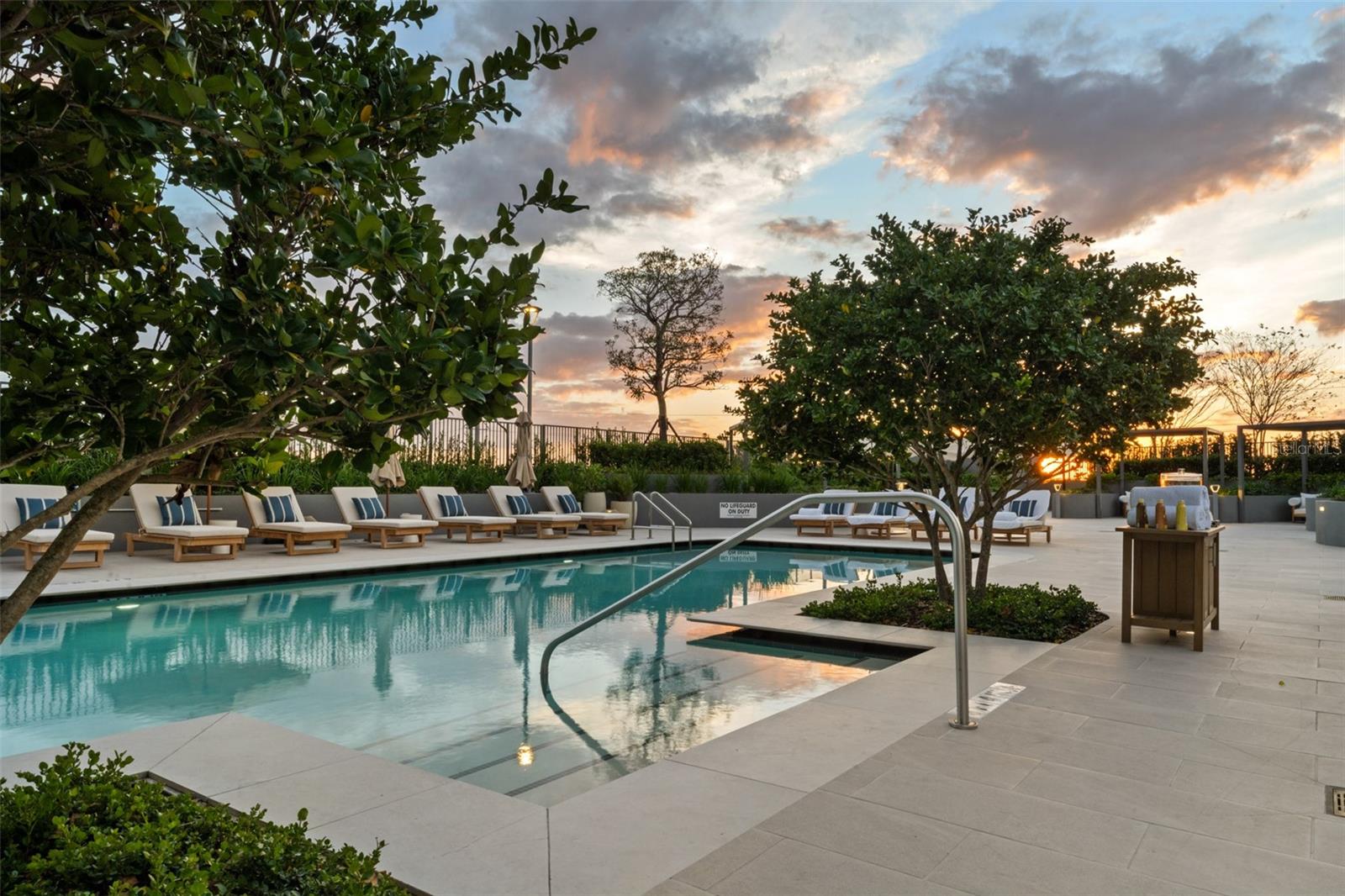 RITZ CARLTON RESIDENCES - Residential