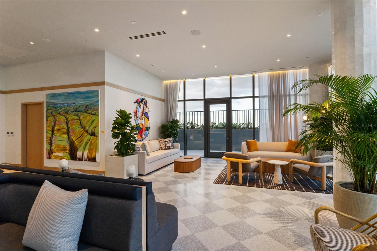 RITZ CARLTON RESIDENCES - Residential