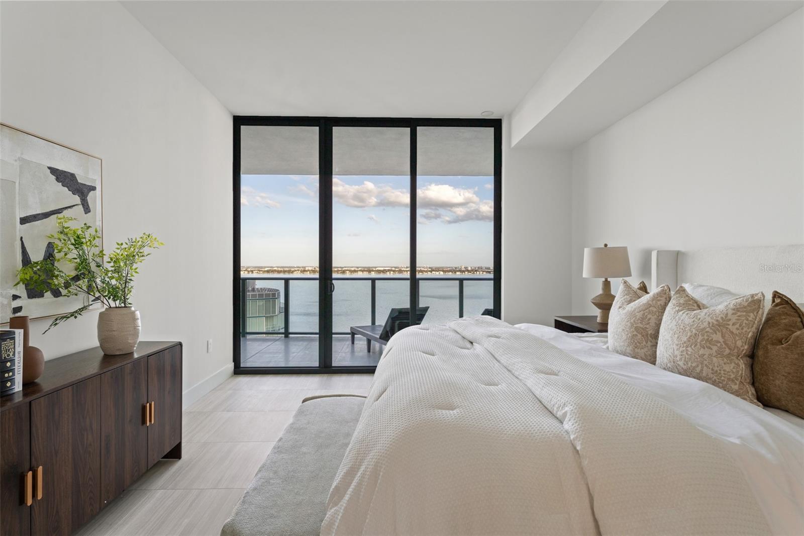 RITZ CARLTON RESIDENCES - Residential