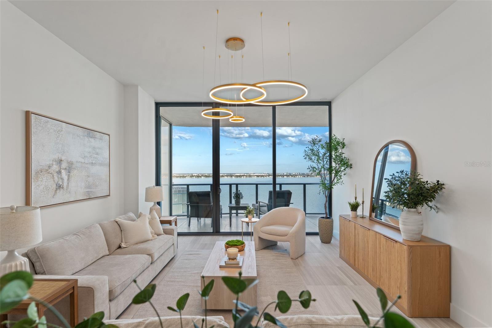 RITZ CARLTON RESIDENCES - Residential