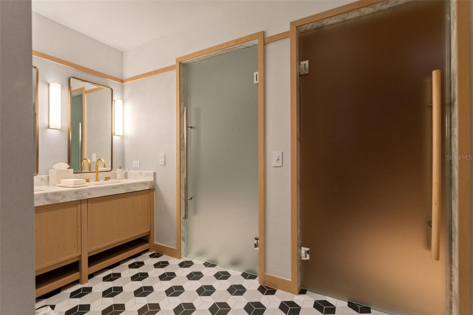 RITZ CARLTON RESIDENCES - Residential