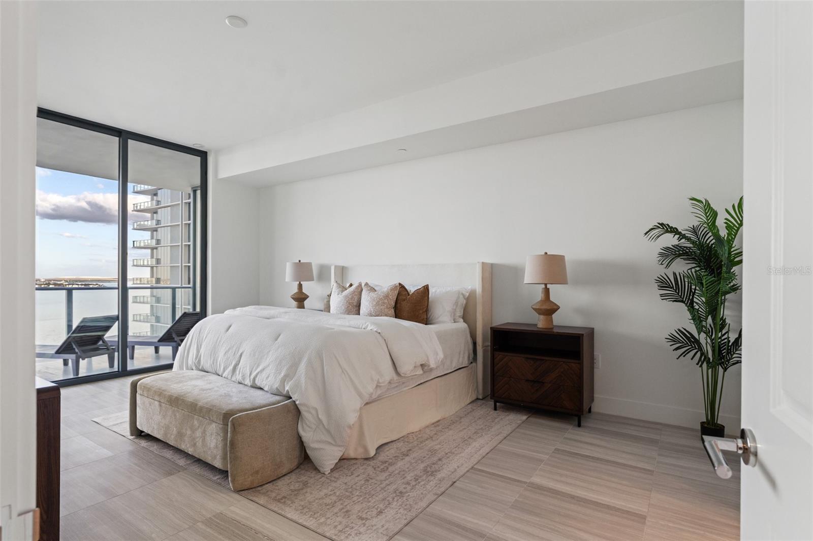 RITZ CARLTON RESIDENCES - Residential