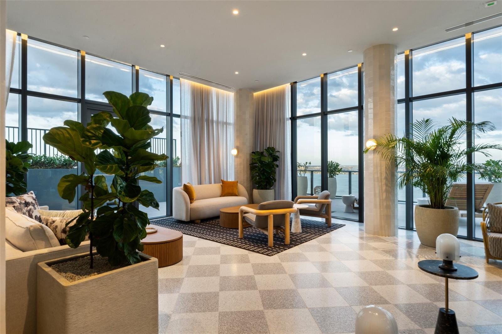 RITZ CARLTON RESIDENCES - Residential
