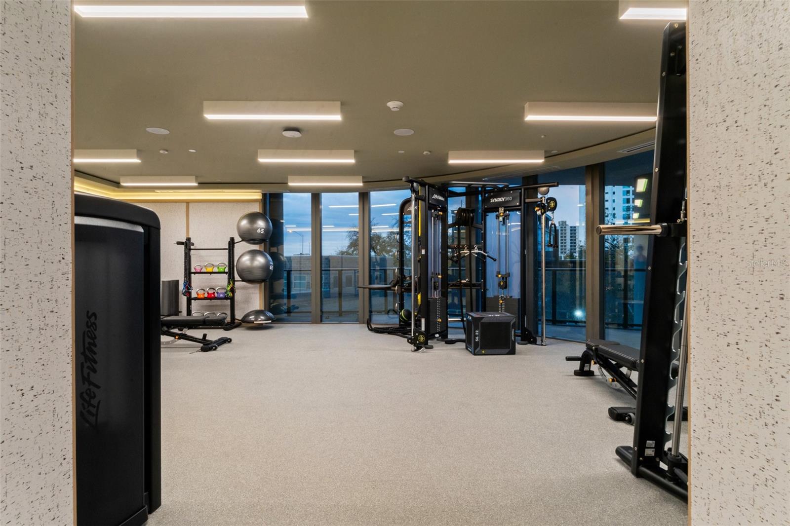 RITZ CARLTON RESIDENCES - Residential