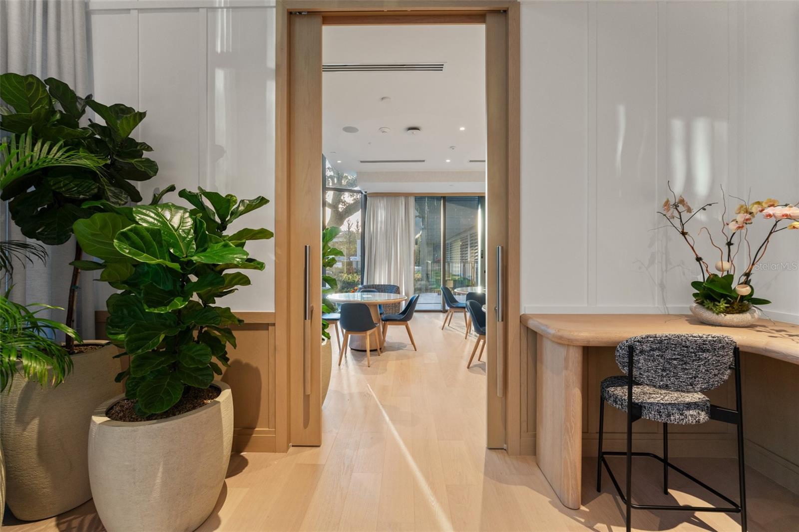 RITZ CARLTON RESIDENCES - Residential