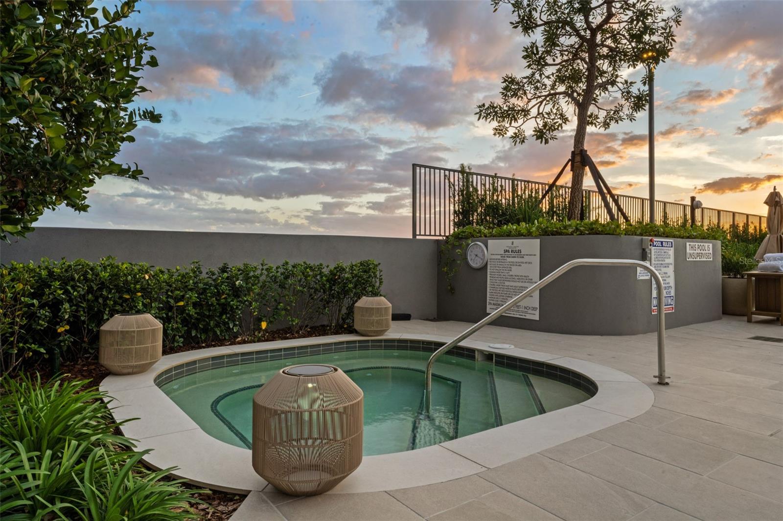 RITZ CARLTON RESIDENCES - Residential