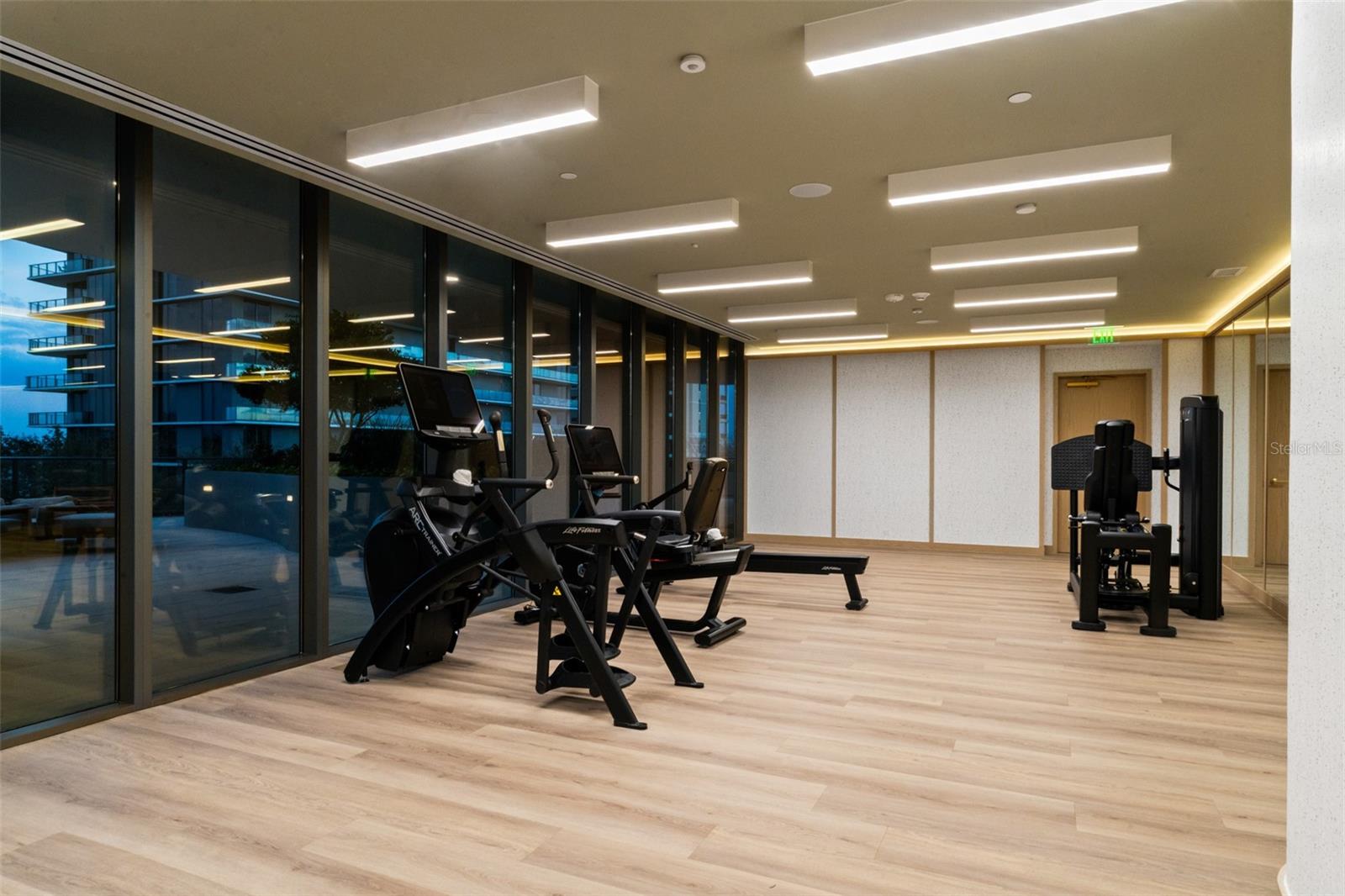 RITZ CARLTON RESIDENCES - Residential