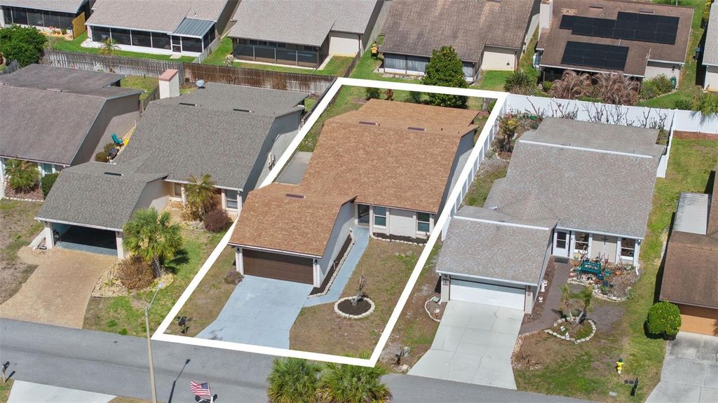 Photo of 4009 Cypress Landing S, Winter Haven, FL 33884 (MLS # TB8487328)