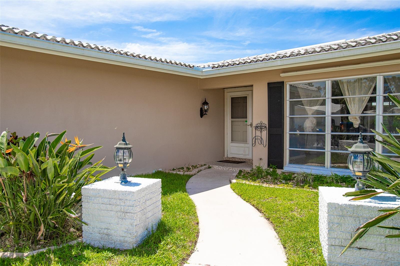 14872 CROWN DRIVE