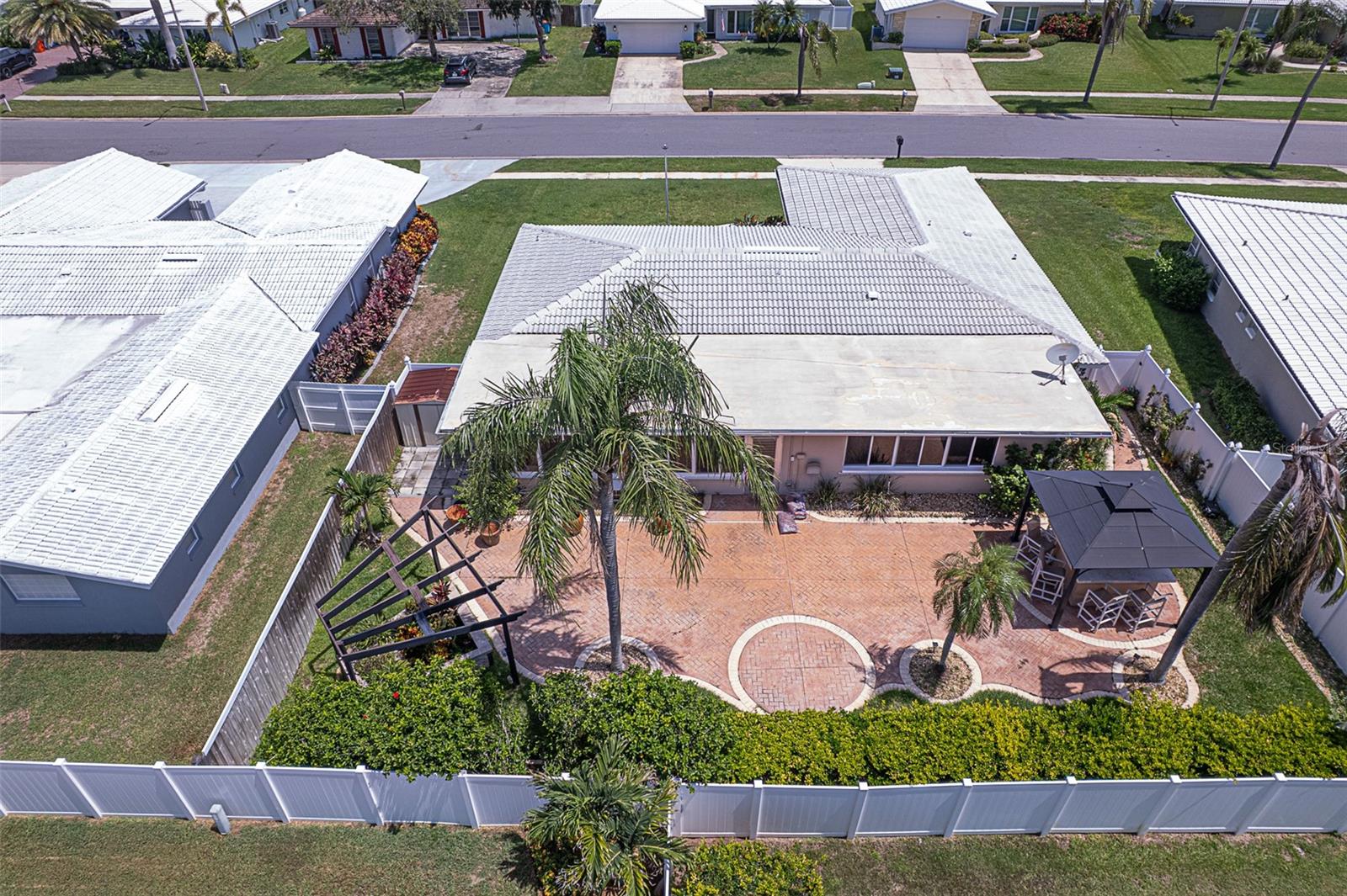 14872 CROWN DRIVE