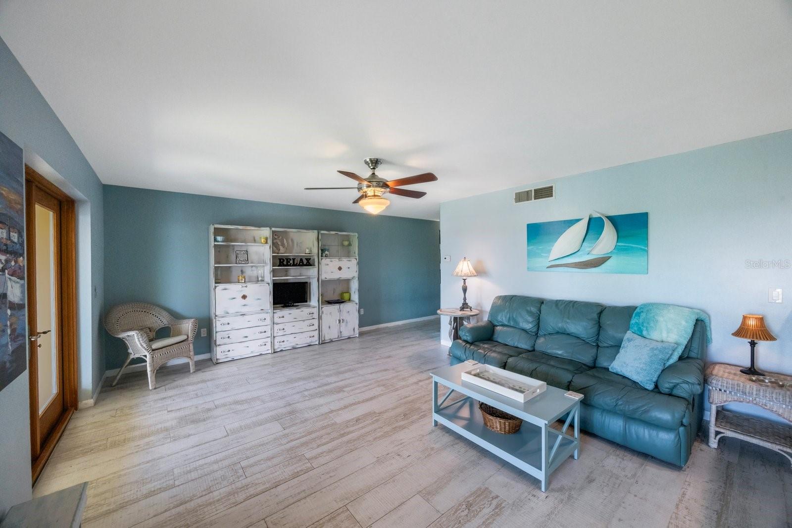 OLD ISLAND INN CONDO - Residential