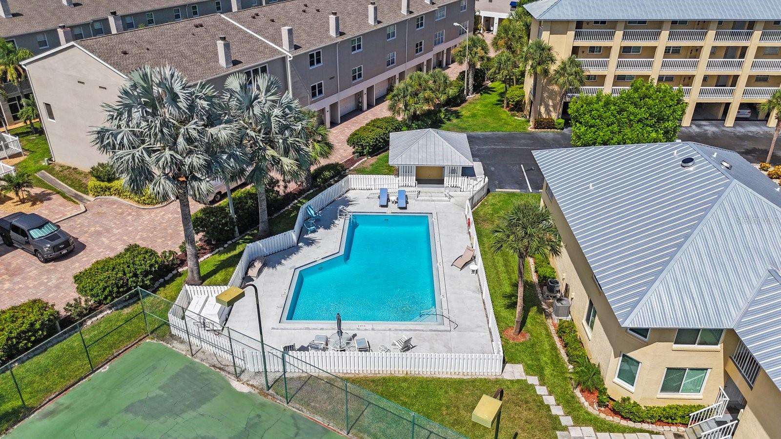 OLD ISLAND INN CONDO - Residential