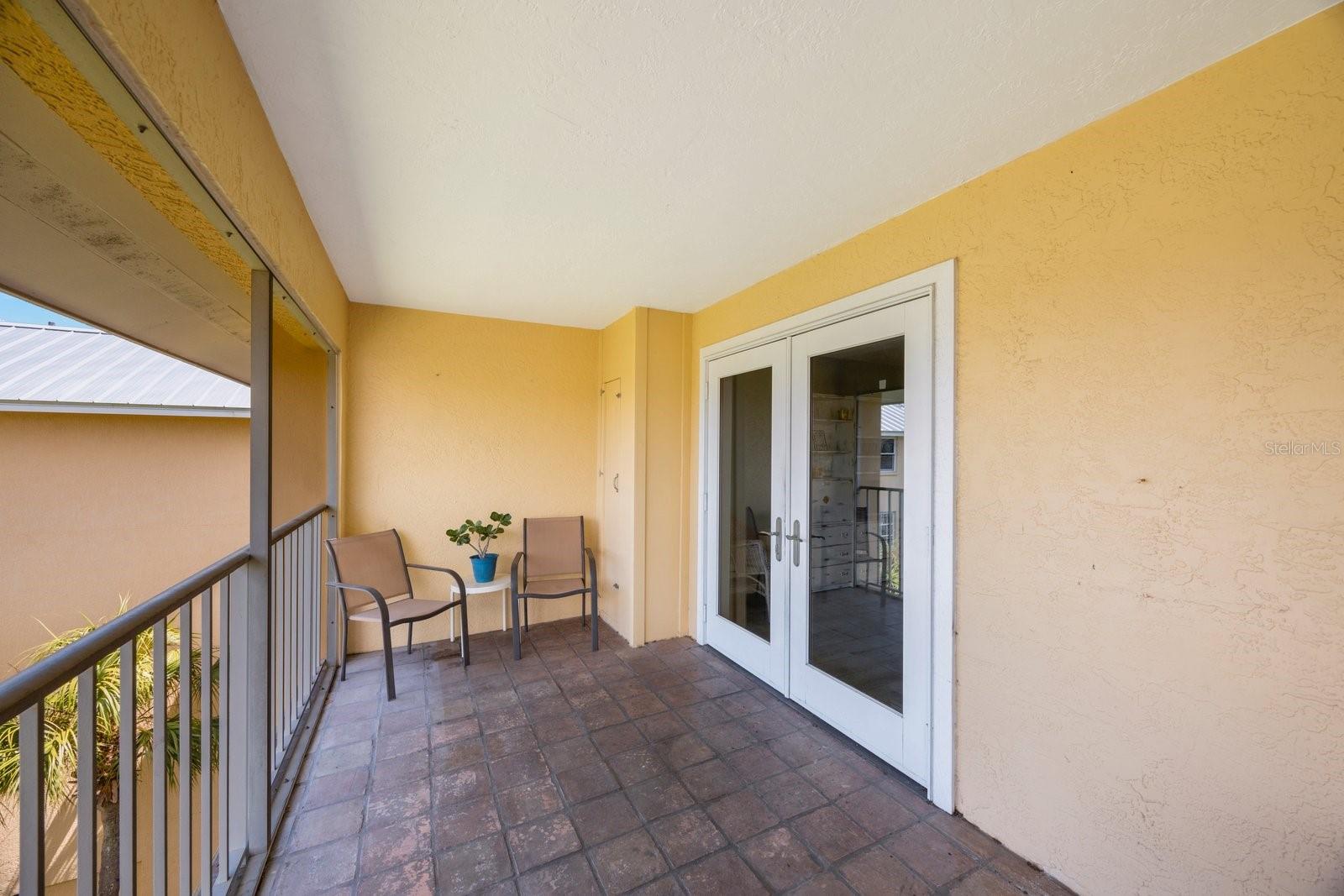 OLD ISLAND INN CONDO - Residential