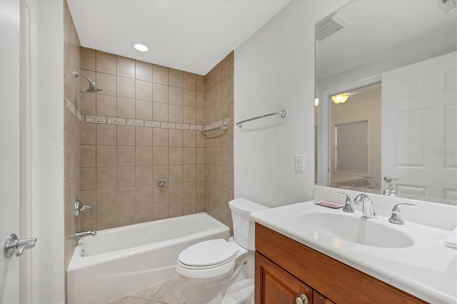 THE LOFTS ON MAIN - Residential Lease