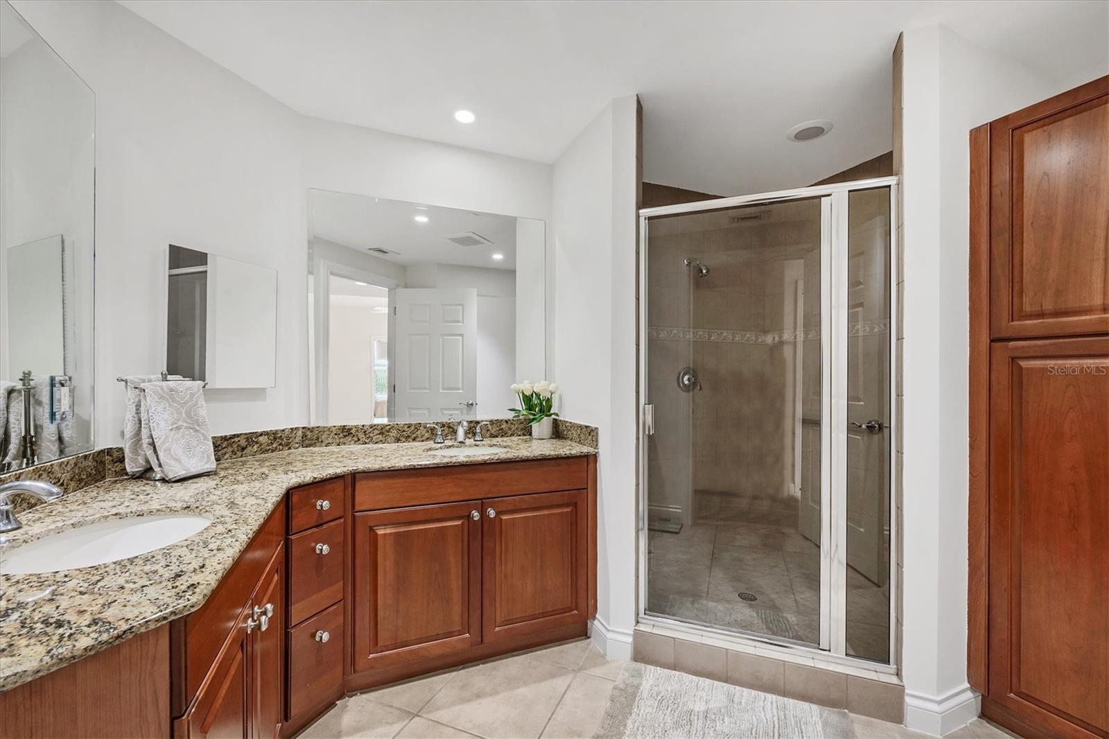 THE LOFTS ON MAIN - Residential Lease