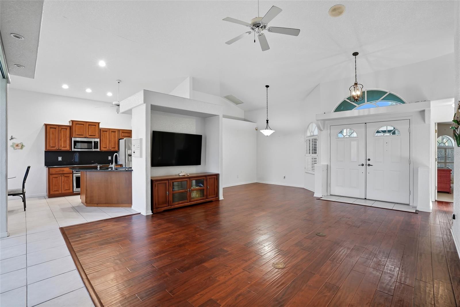 SEMINOLE LAKES PH 01 - Residential