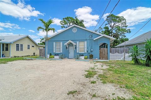 Photo of 1609 17th Street W, Bradenton, FL 34205 (MLS # A4691182)
