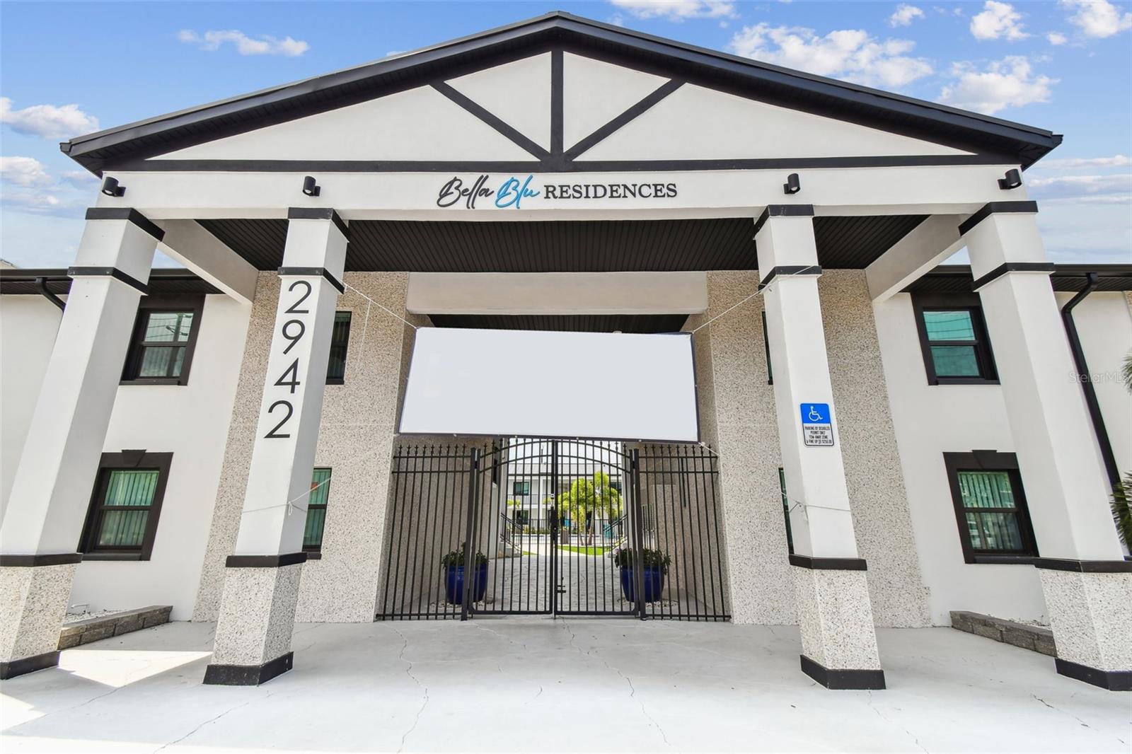 HARBOR BLUFFS SEC 1 - Residential Lease