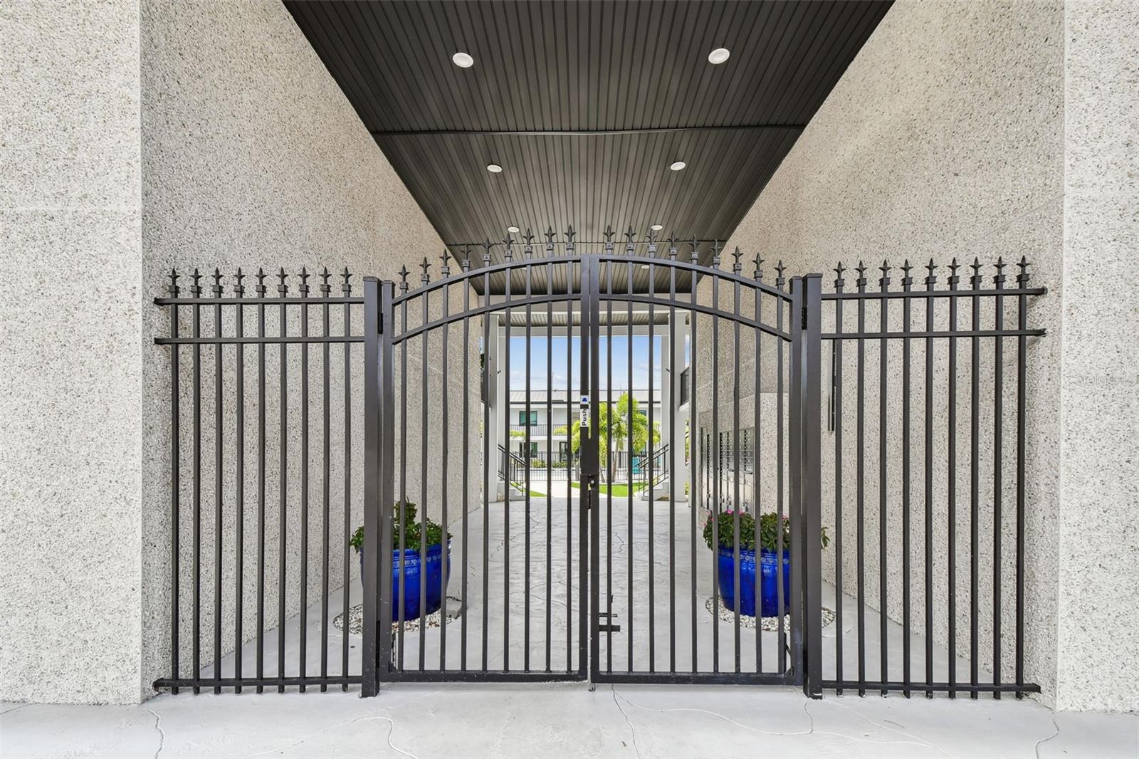 HARBOR BLUFFS SEC 1 - Residential Lease