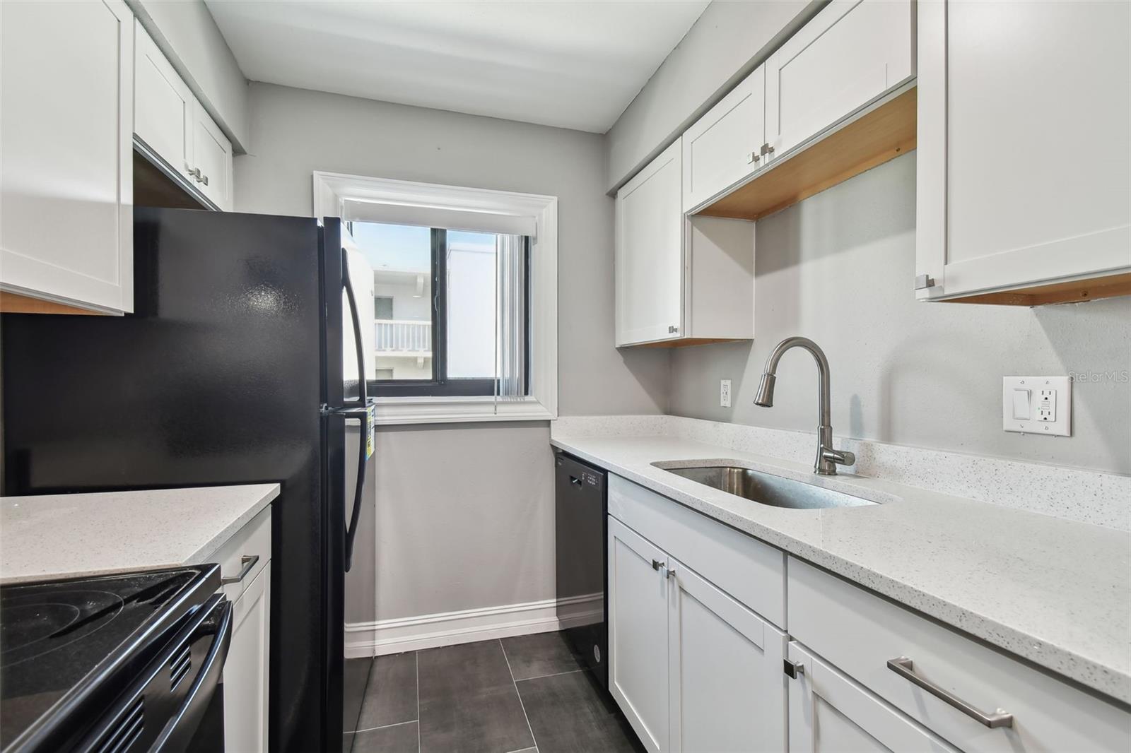 HARBOR BLUFFS SEC 1 - Residential Lease