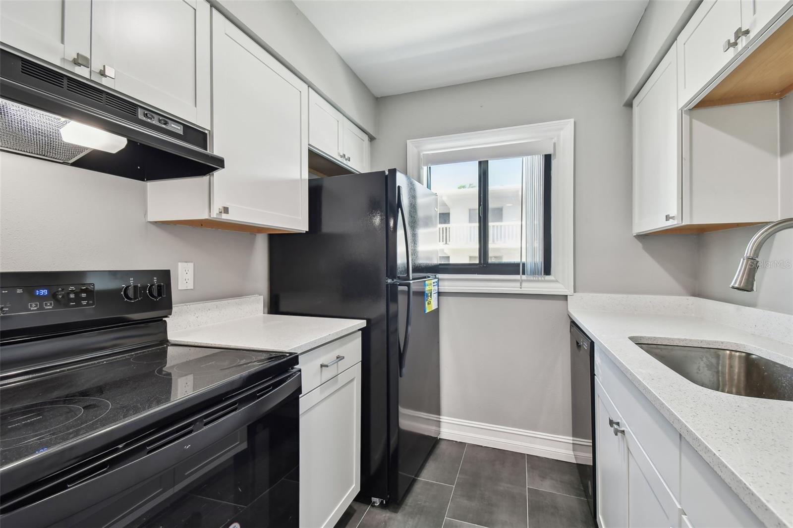 HARBOR BLUFFS SEC 1 - Residential Lease