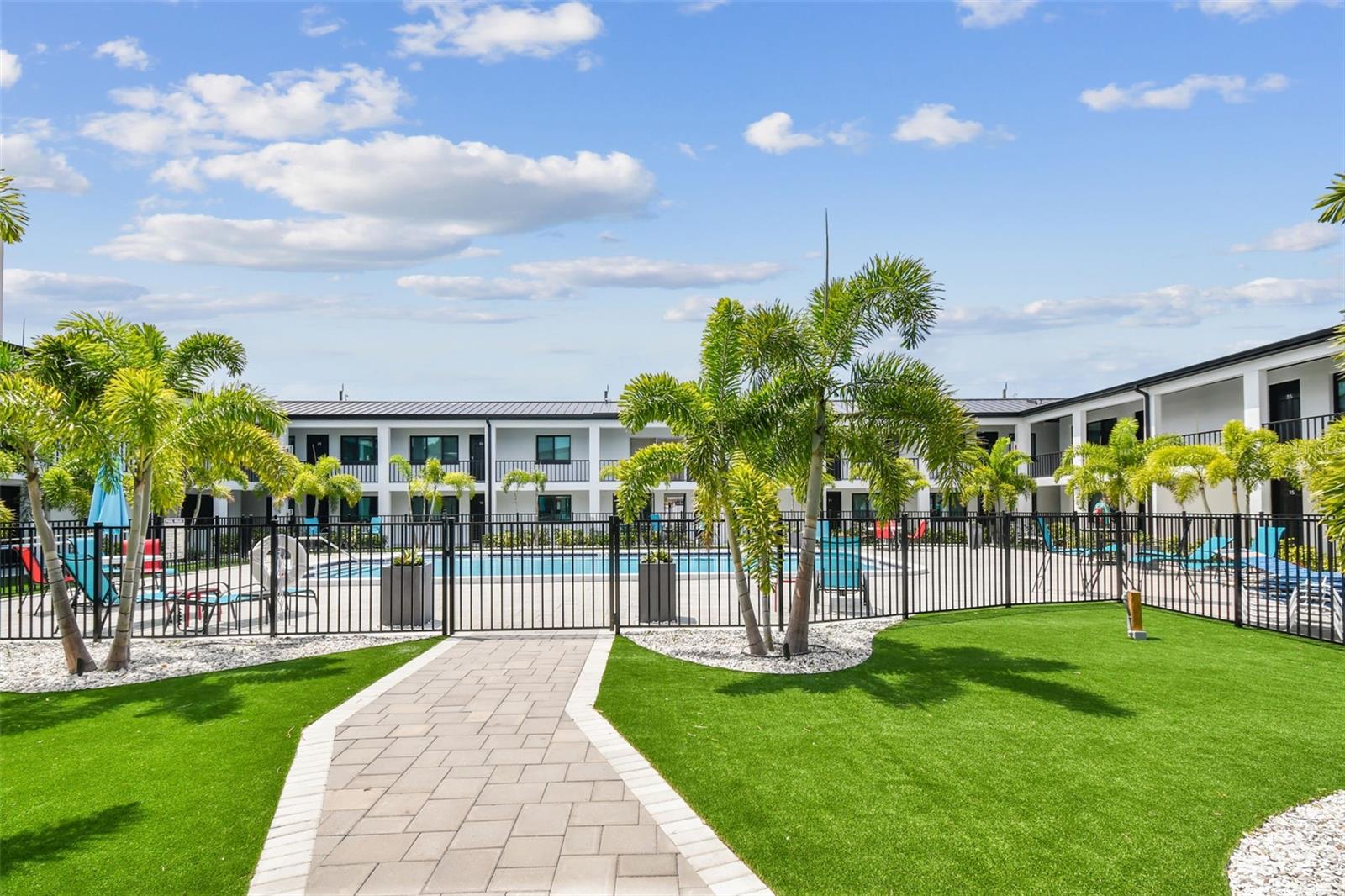 HARBOR BLUFFS SEC 1 - Residential Lease