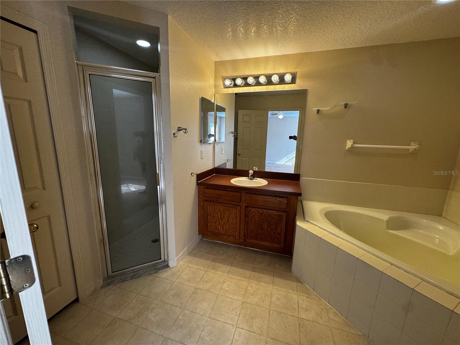 LEXINGTON ESTATES - Residential Lease