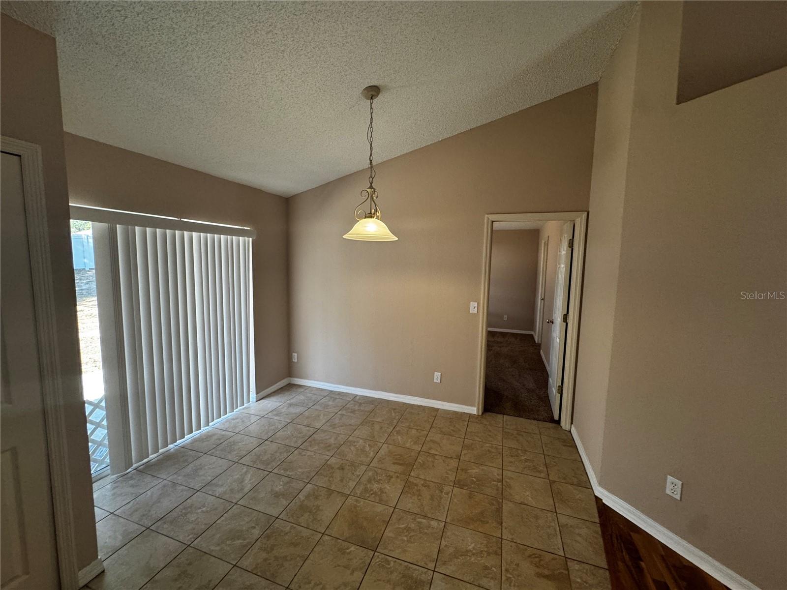 LEXINGTON ESTATES - Residential Lease