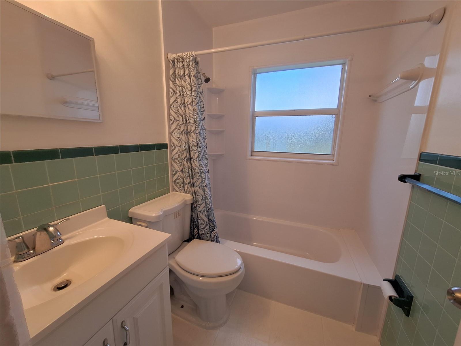 BRIARWOOD UNIT 01 - Residential Lease
