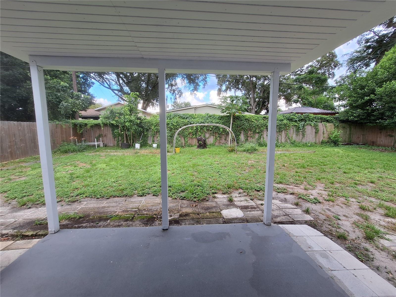 BRIARWOOD UNIT 01 - Residential Lease