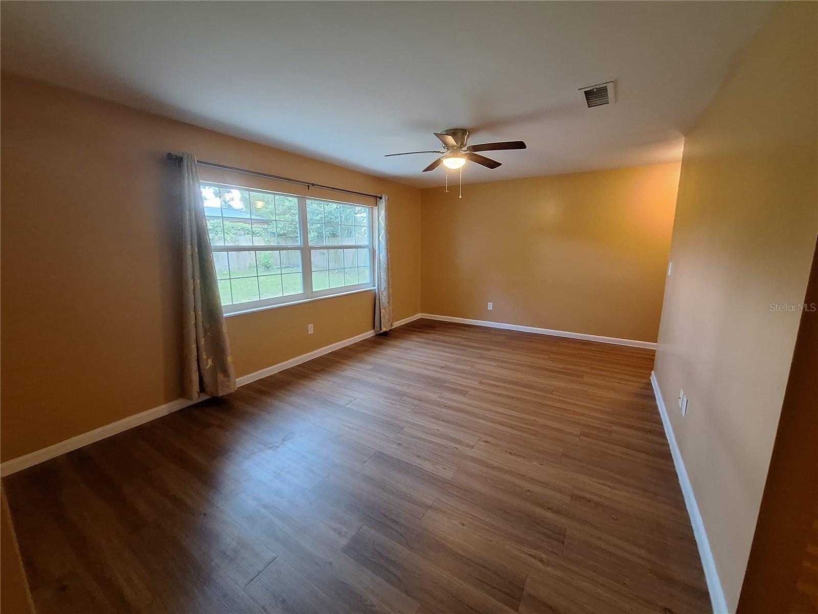 BRIARWOOD UNIT 01 - Residential Lease