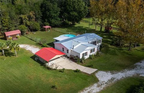 A home in HAWTHORNE