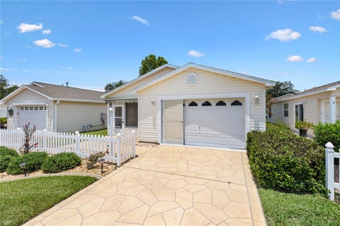 Tiny photo for 9319 SE 172nd Wayside Place, The Villages, FL 32162 (MLS # G5115604)