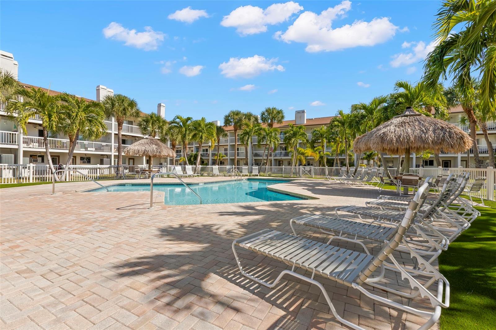 PALMS OF TIERRA - Residential