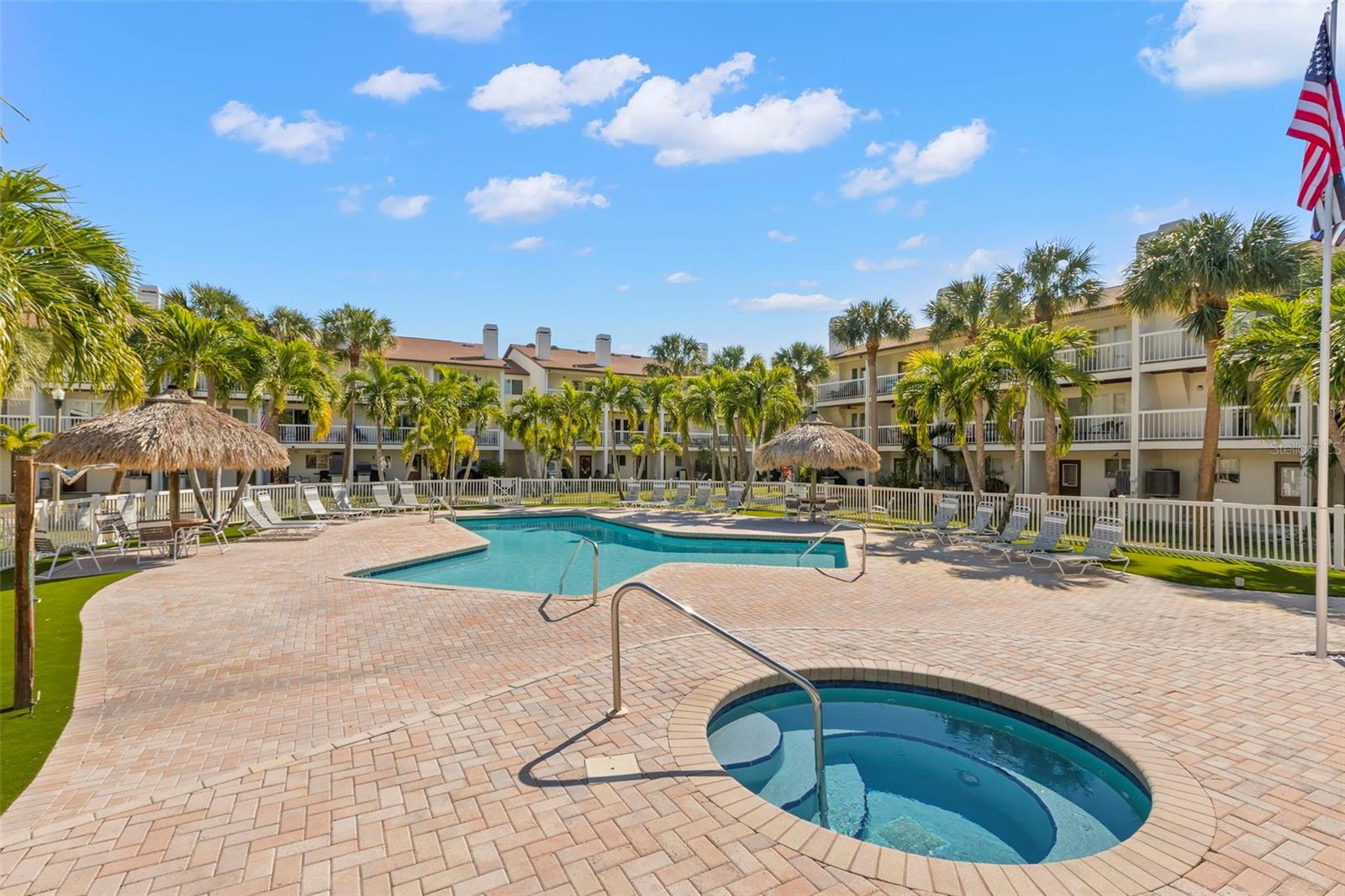 PALMS OF TIERRA - Residential