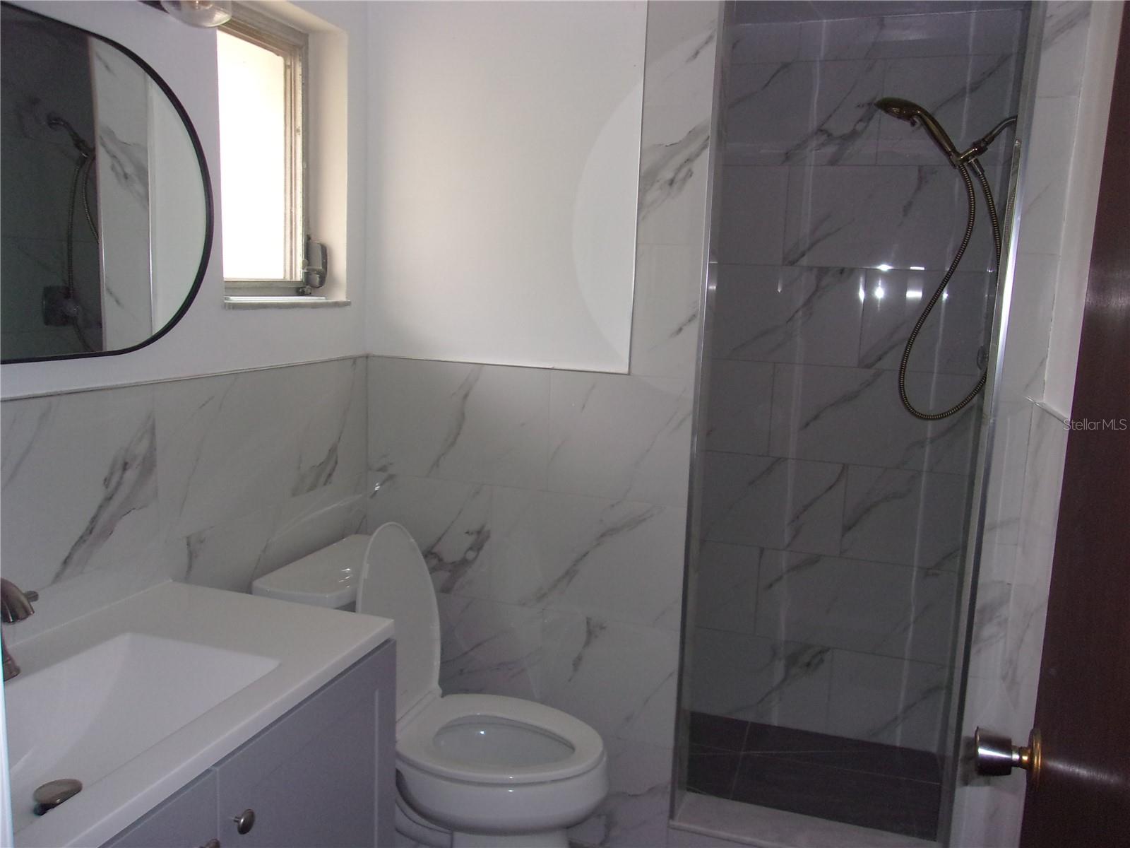 VIVA VILLAS - Residential Lease