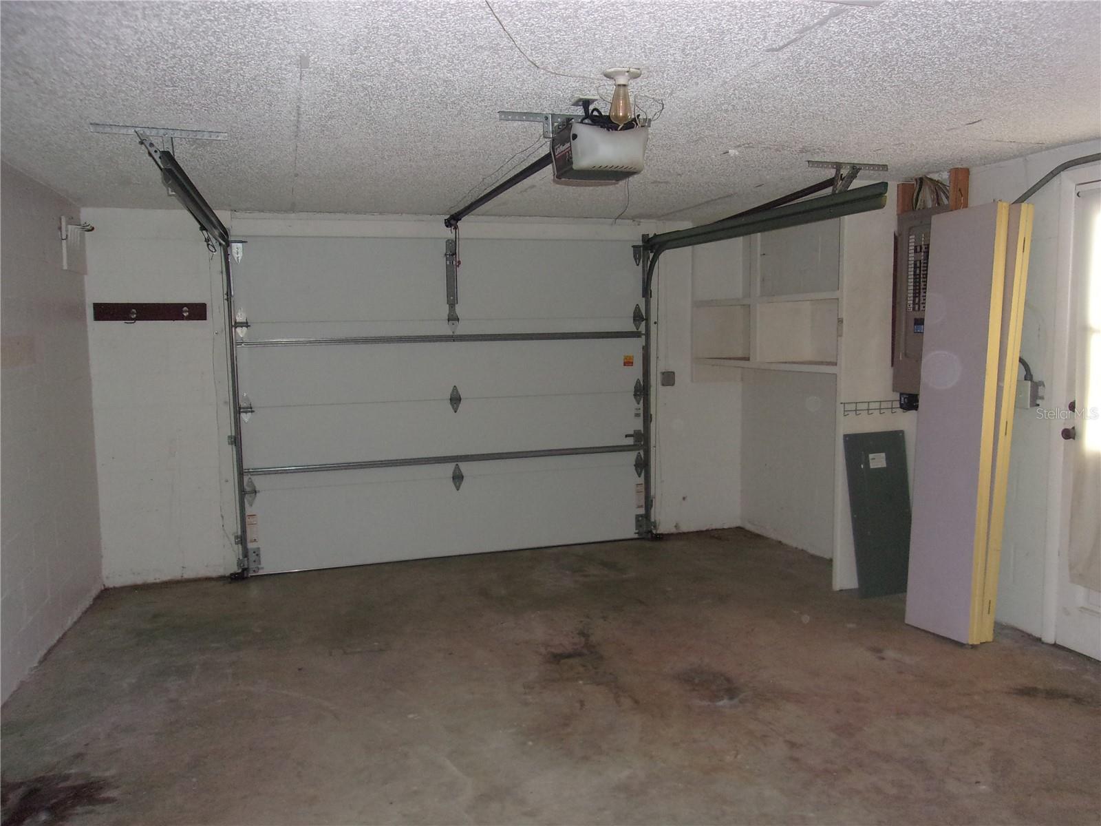 VIVA VILLAS - Residential Lease