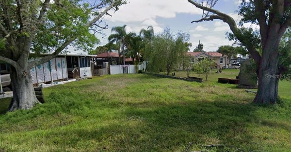 179 SPORTSMAN DR, WELAKA, FL 32193 - Image 169ec78b831dd1dfbcbbe0b7cfb1790c/2020933204