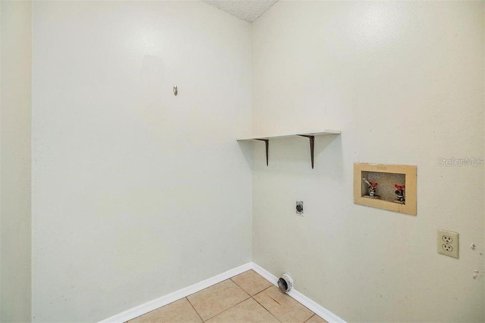 NORTH LAKES SEC I UNIT - Residential Lease