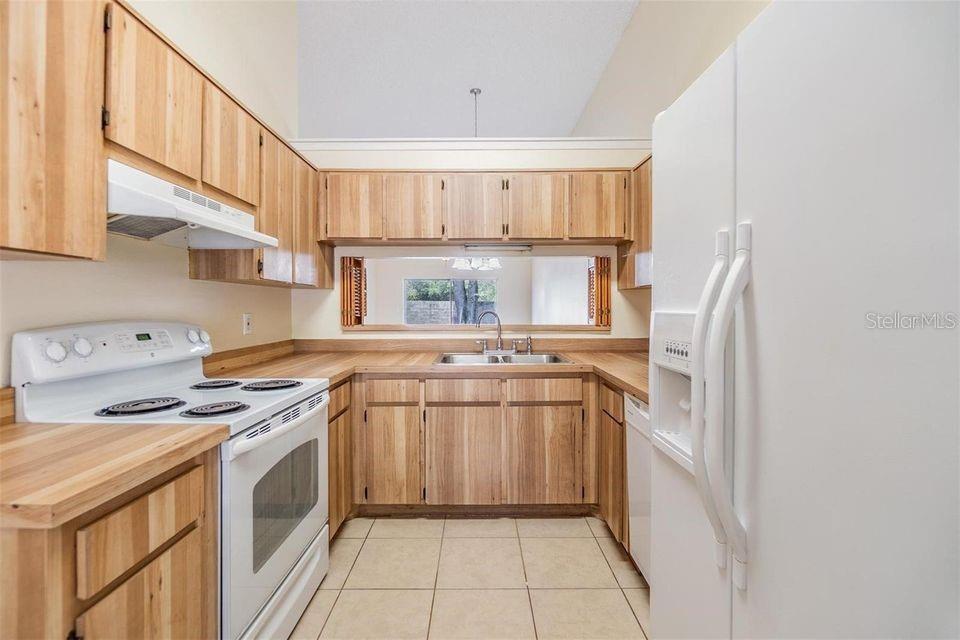 NORTH LAKES SEC I UNIT - Residential Lease