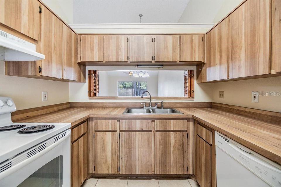 NORTH LAKES SEC I UNIT - Residential Lease