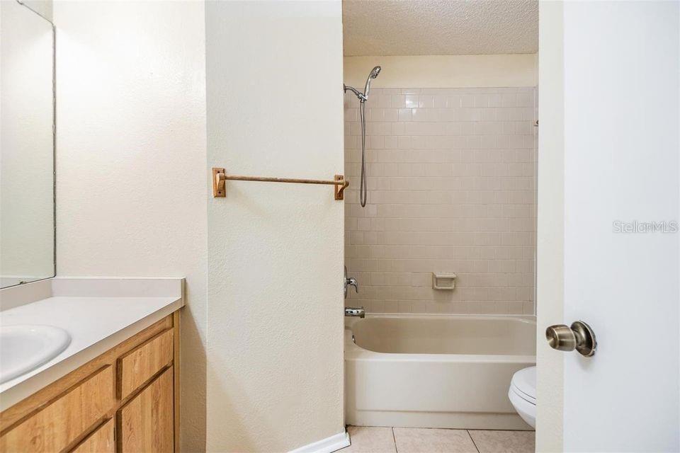 NORTH LAKES SEC I UNIT - Residential Lease