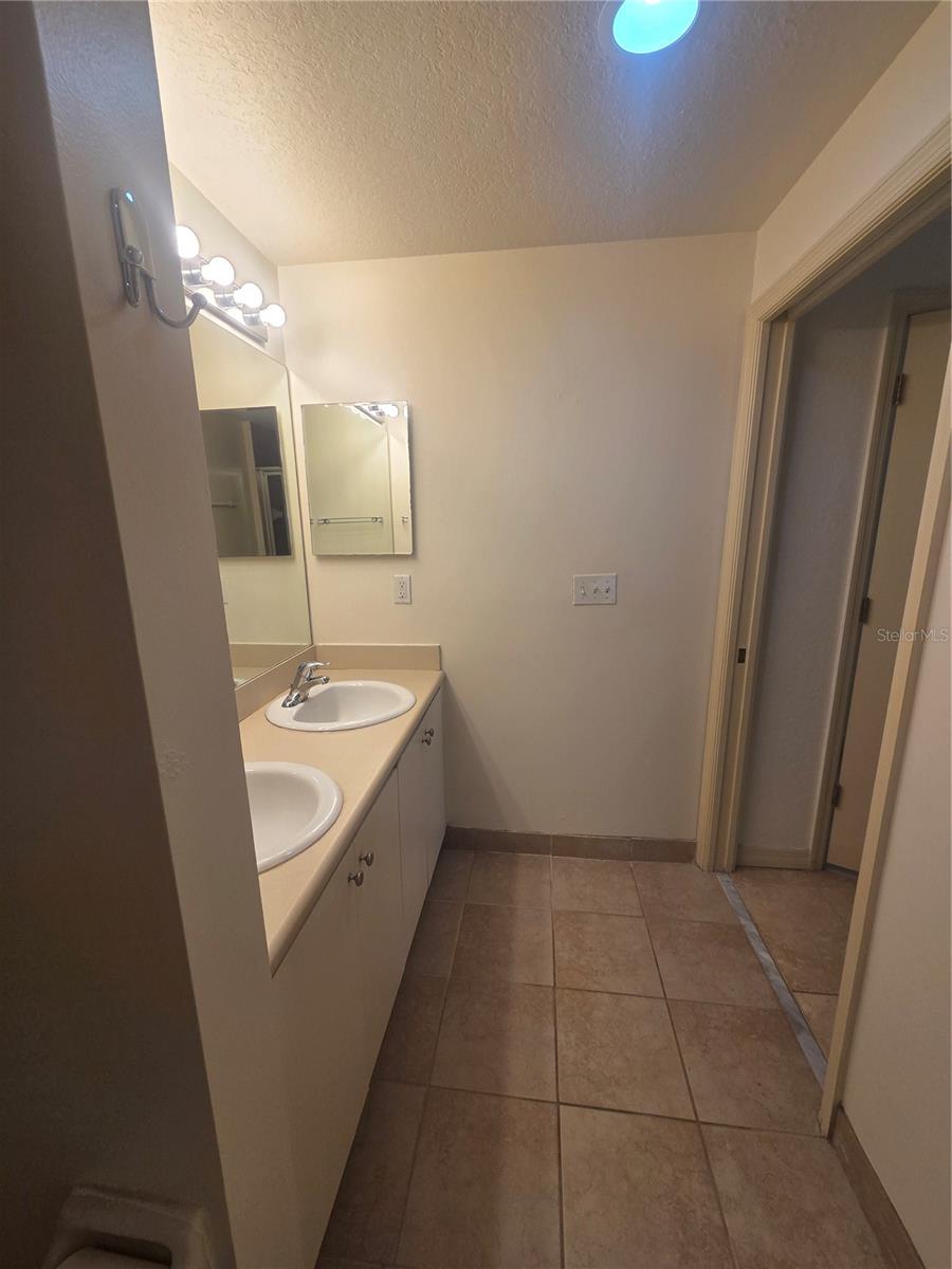 COVE/SIX MILE CYPRESS CONDO - Residential Lease