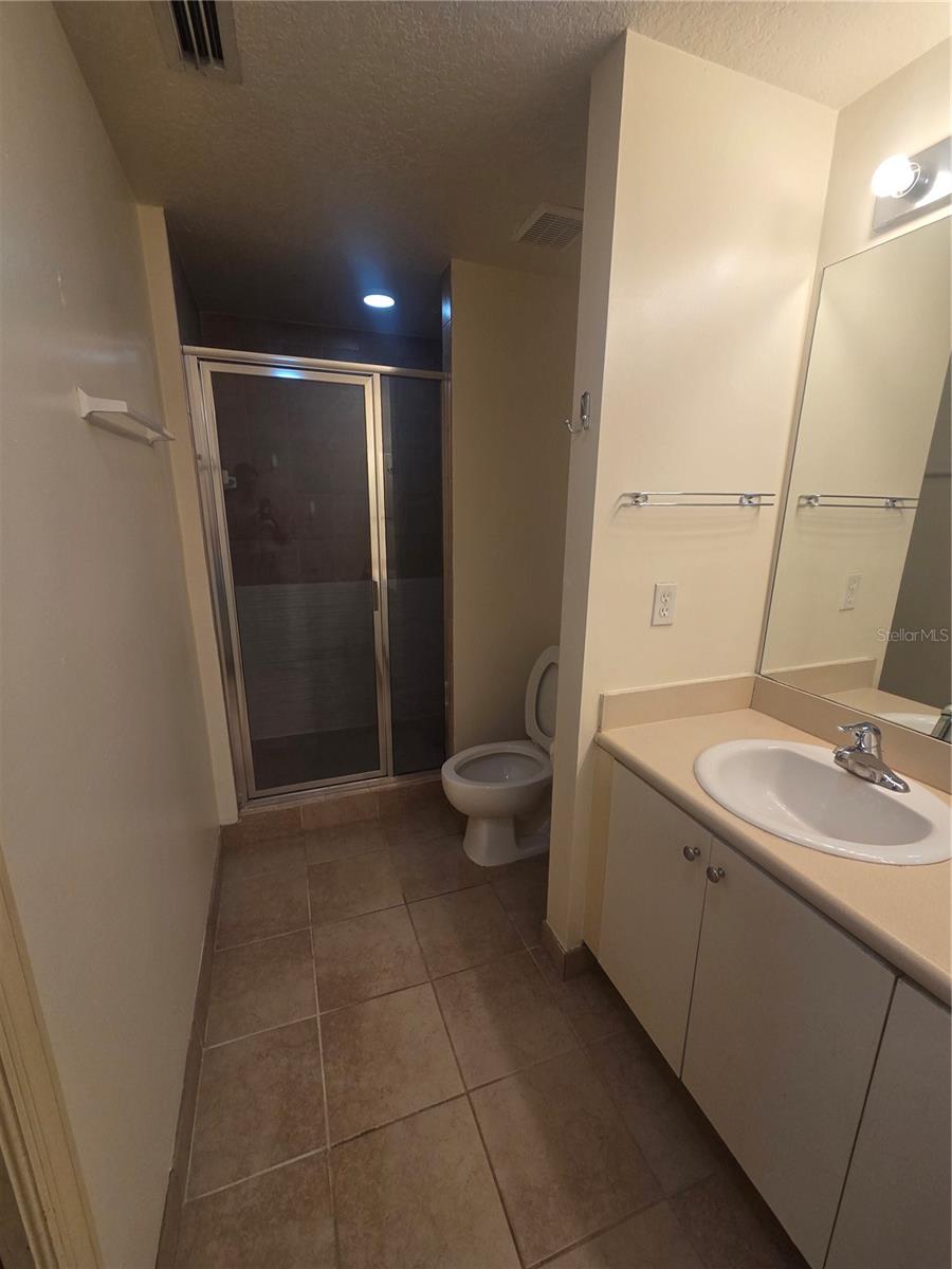 COVE/SIX MILE CYPRESS CONDO - Residential Lease